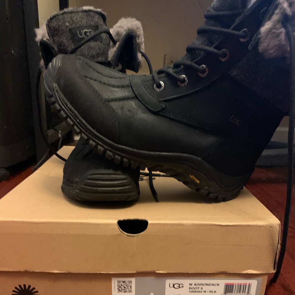 UGG Adirondack Boot II Size 8 Wmns